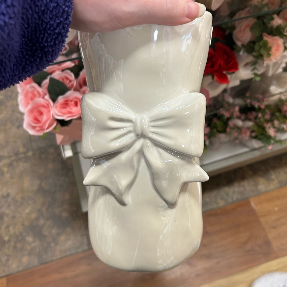 coquette bow vase